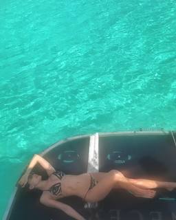 Vitória Strada feet photo thumbnail