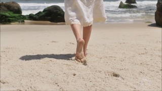 Vitória Strada feet photo thumbnail