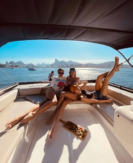 Vitória Strada feet photo thumbnail