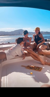 Vitória Strada feet photo thumbnail