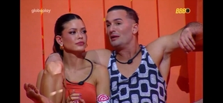 Vitória Strada feet photo thumbnail