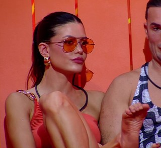 Vitória Strada feet photo thumbnail