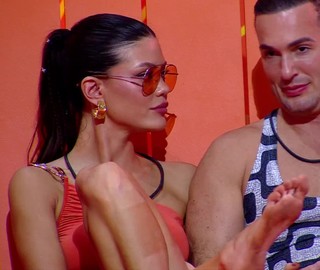 Vitória Strada feet photo thumbnail