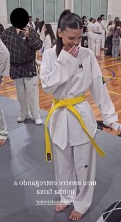 Vitória Strada feet photo thumbnail