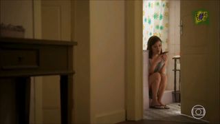 Vitória Strada feet photo thumbnail