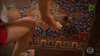 Vitória Strada feet photo thumbnail