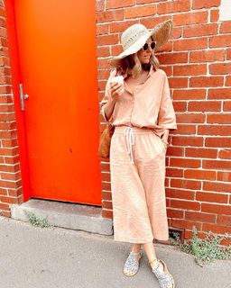 Viva Bianca feet photo thumbnail