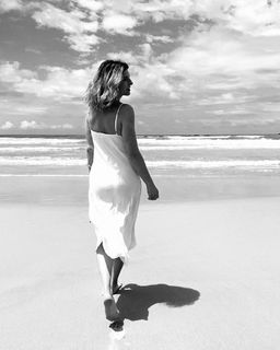 Viva Bianca feet photo thumbnail