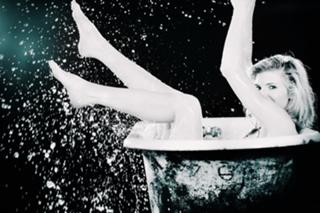 Viva Bianca feet photo thumbnail