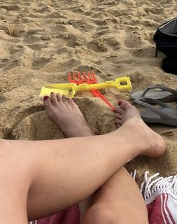 Viva Bianca feet photo thumbnail