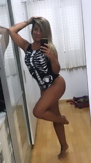 Vivi Fernandez feet photo 2