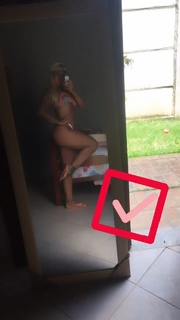 Vivi Fernandez feet photo 2