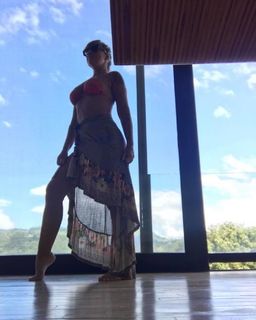Vivi Fernandez feet photo 2