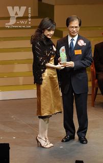 Vivian Chow feet photo 10