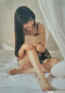 Vivian Chow feet photo 15