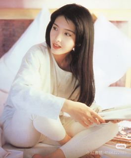 Vivian Chow feet photo 9