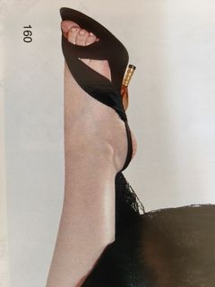 Vivian Chow feet photo 4