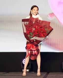Vivian Hsu feet photo 12