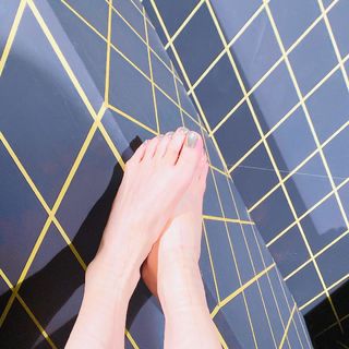 Vivian Hsu feet photo 6