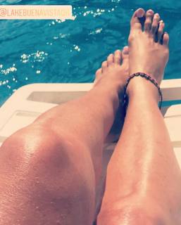 Viviana Saccone feet photo 3