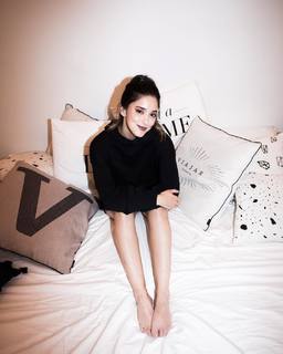 Viviana Serna feet photo 7