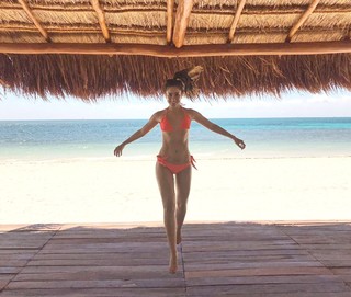 Viviana Serna feet photo 6