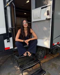 Viviana Serna feet photo 7