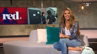 Viviane Geppert feet photo thumbnail