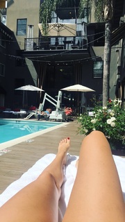 Viviane Geppert feet photo thumbnail