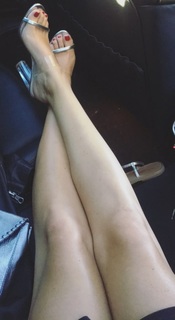 Viviane Geppert feet photo thumbnail