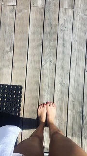 Viviane Geppert feet photo thumbnail