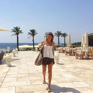 Viviane Geppert feet photo thumbnail