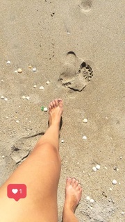 Viviane Geppert feet photo thumbnail