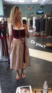 Viviane Geppert feet photo thumbnail