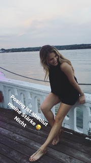 Viviane Geppert feet photo thumbnail