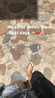 Viviane Geppert feet photo thumbnail