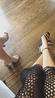 Viviane Geppert feet photo thumbnail