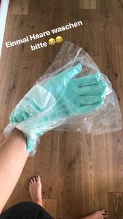 Viviane Geppert feet photo thumbnail