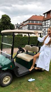 Viviane Geppert feet photo thumbnail