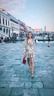 Viviane Geppert feet photo thumbnail