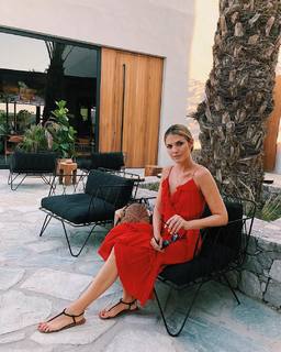 Viviane Geppert feet photo thumbnail