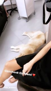 Viviane Geppert feet photo thumbnail