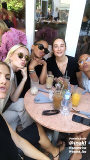 Viviane Geppert feet photo thumbnail