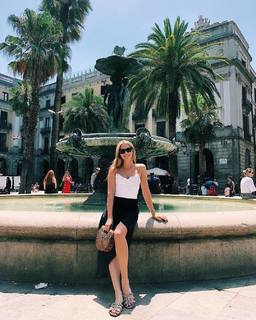 Viviane Geppert feet photo thumbnail