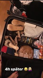 Viviane Geppert feet photo thumbnail