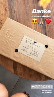 Viviane Geppert feet photo thumbnail