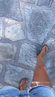 Viviane Geppert feet photo thumbnail