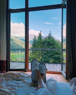 Viviane Geppert feet photo thumbnail