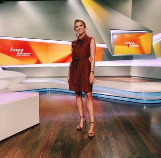 Viviane Geppert feet photo thumbnail