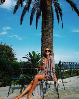 Viviane Geppert feet photo thumbnail